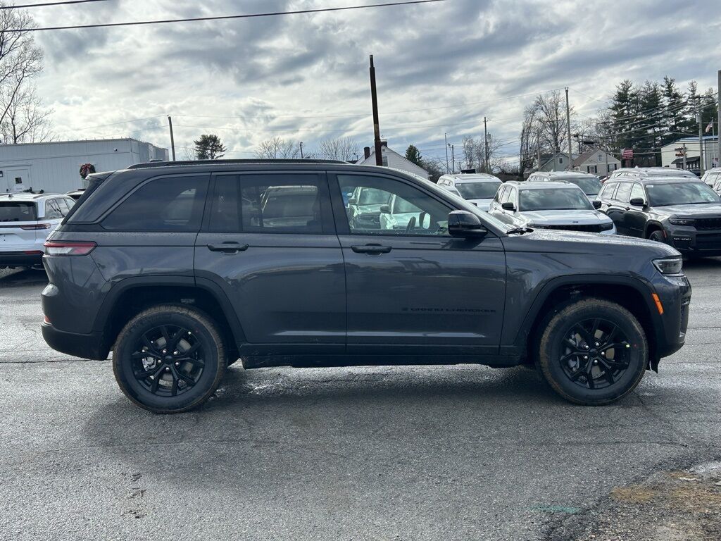2026 Jeep Grand Cherokee Laredo Crestwood KY