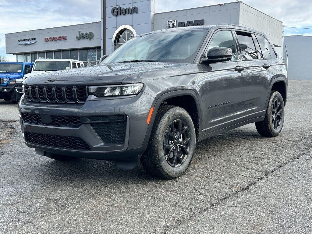 2026 Jeep Grand Cherokee Laredo
