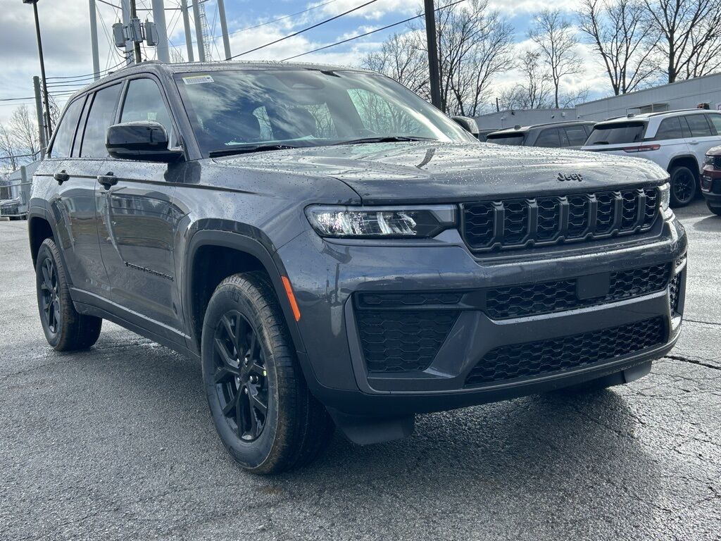 2026 Jeep Grand Cherokee Laredo Crestwood KY