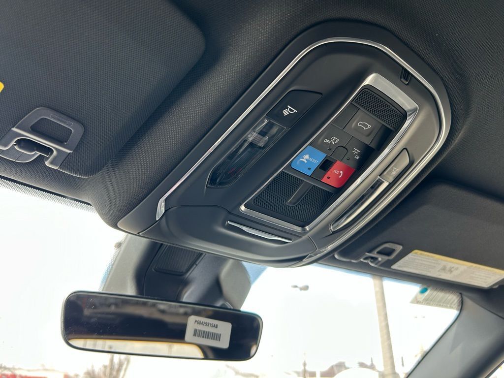 2026 Jeep Grand Cherokee Laredo Crestwood KY