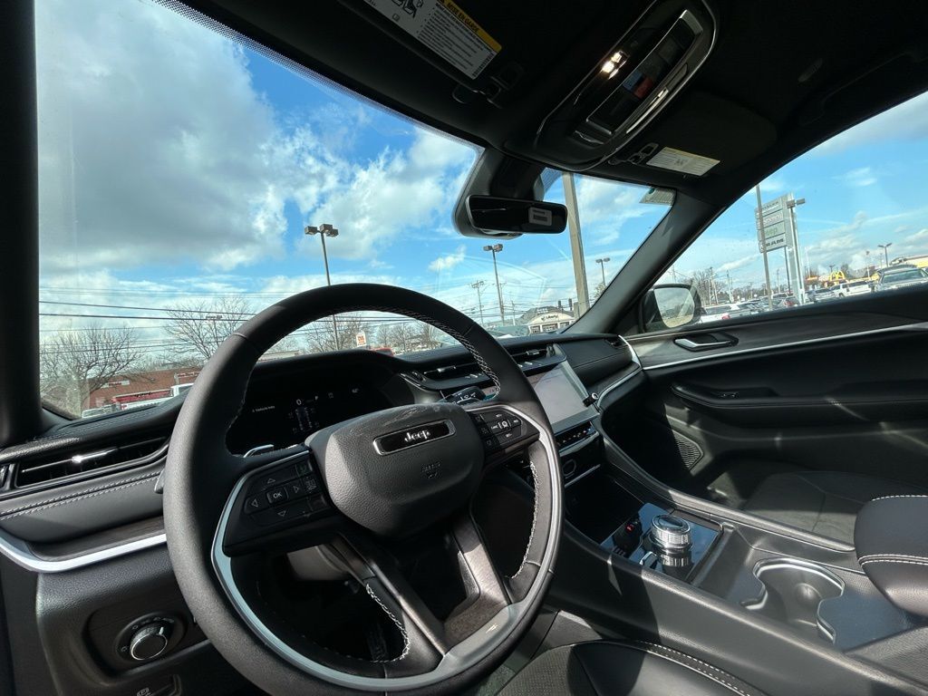 2026 Jeep Grand Cherokee Laredo Crestwood KY