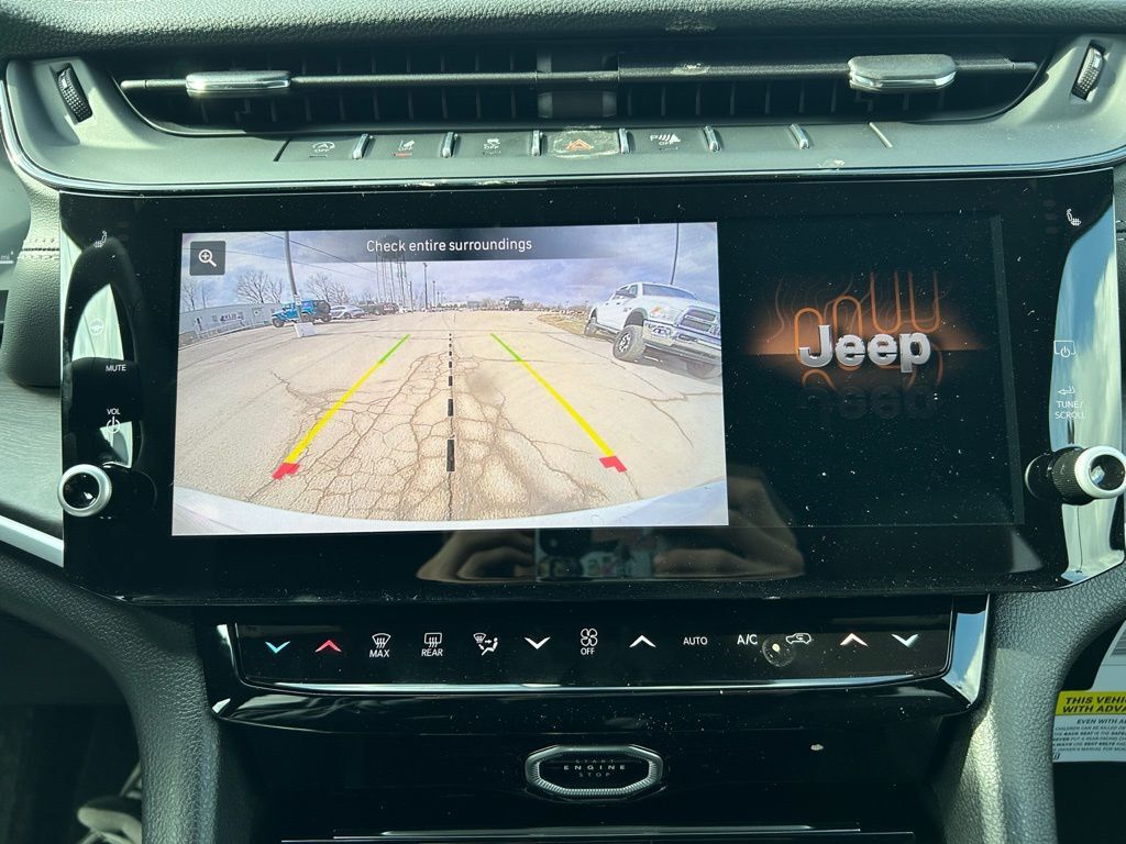 2026 Jeep Grand Cherokee Laredo Crestwood KY