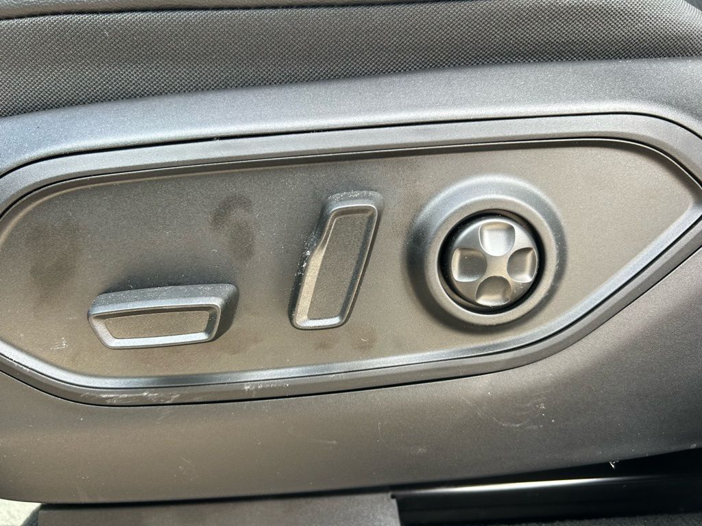 2026 Jeep Grand Cherokee Laredo Crestwood KY