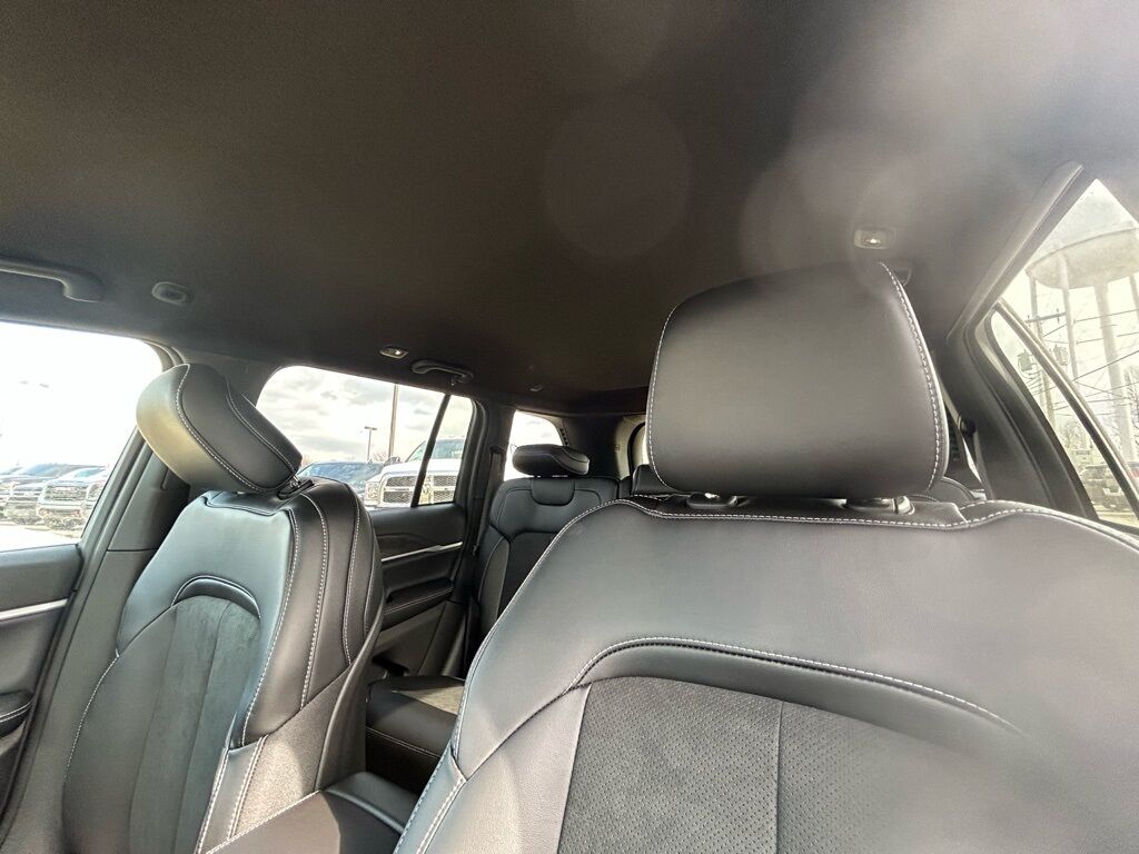 2026 Jeep Grand Cherokee Laredo Crestwood KY