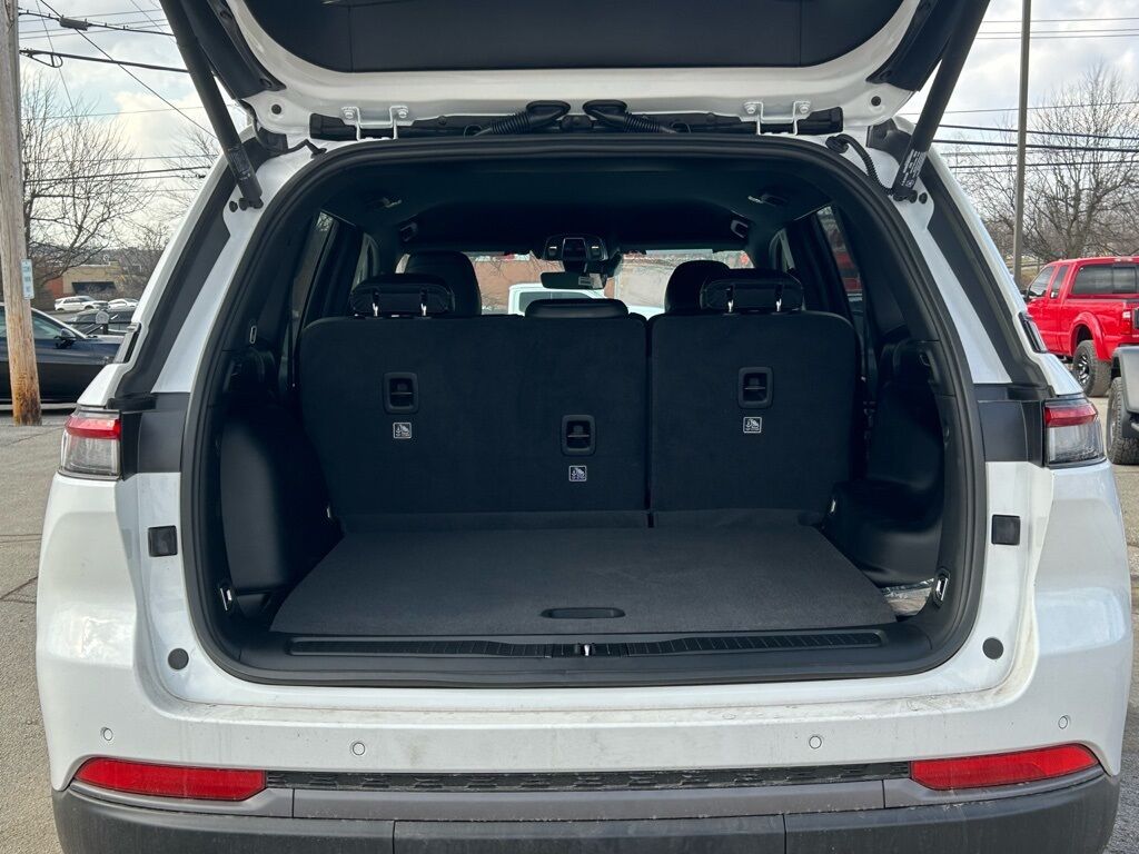 2026 Jeep Grand Cherokee Laredo Crestwood KY