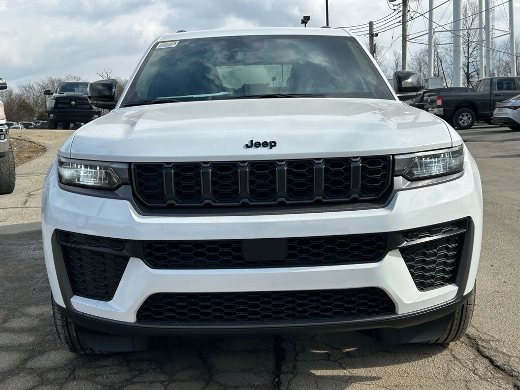 2026 Jeep Grand Cherokee Laredo