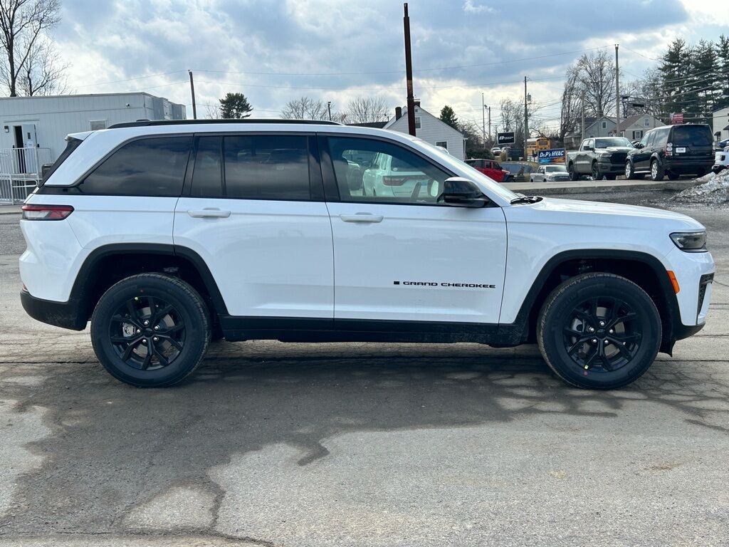 2026 Jeep Grand Cherokee Laredo Crestwood KY