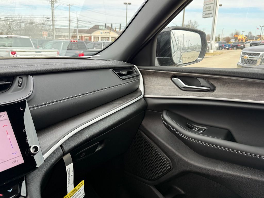 2026 Jeep Grand Cherokee Laredo Crestwood KY