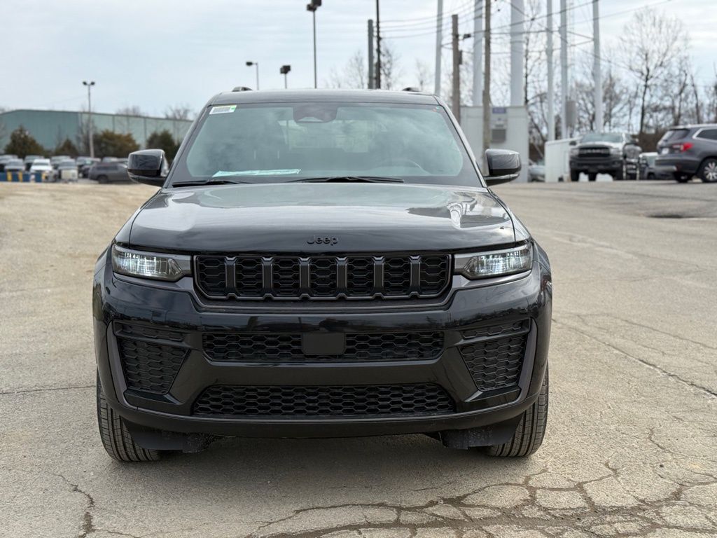 2026 Jeep Grand Cherokee Laredo
