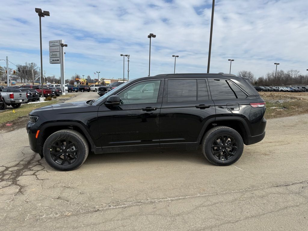 2026 Jeep Grand Cherokee Laredo Crestwood KY