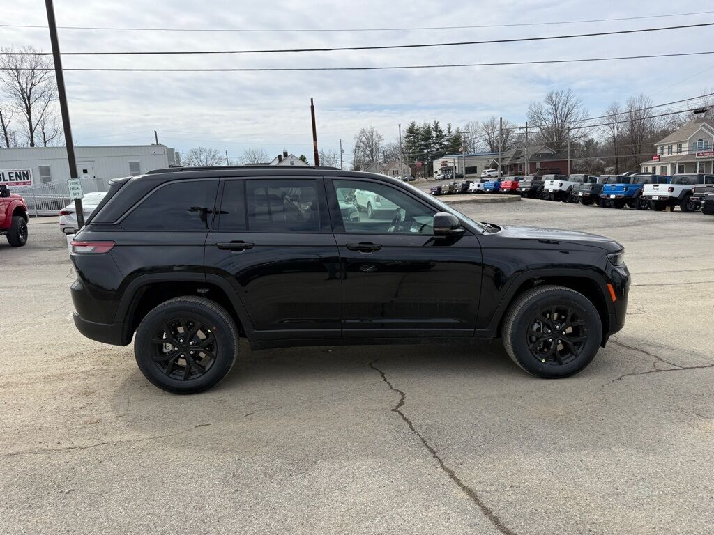 2026 Jeep Grand Cherokee Laredo Crestwood KY