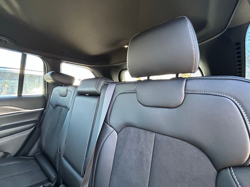 2026 Jeep Grand Cherokee Laredo Crestwood KY