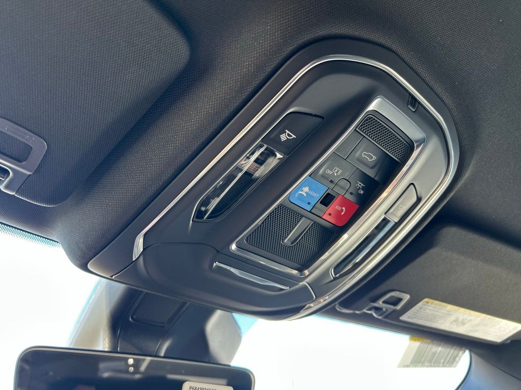 2026 Jeep Grand Cherokee Laredo Crestwood KY