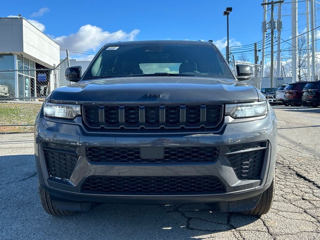 2026 Jeep Grand Cherokee Laredo