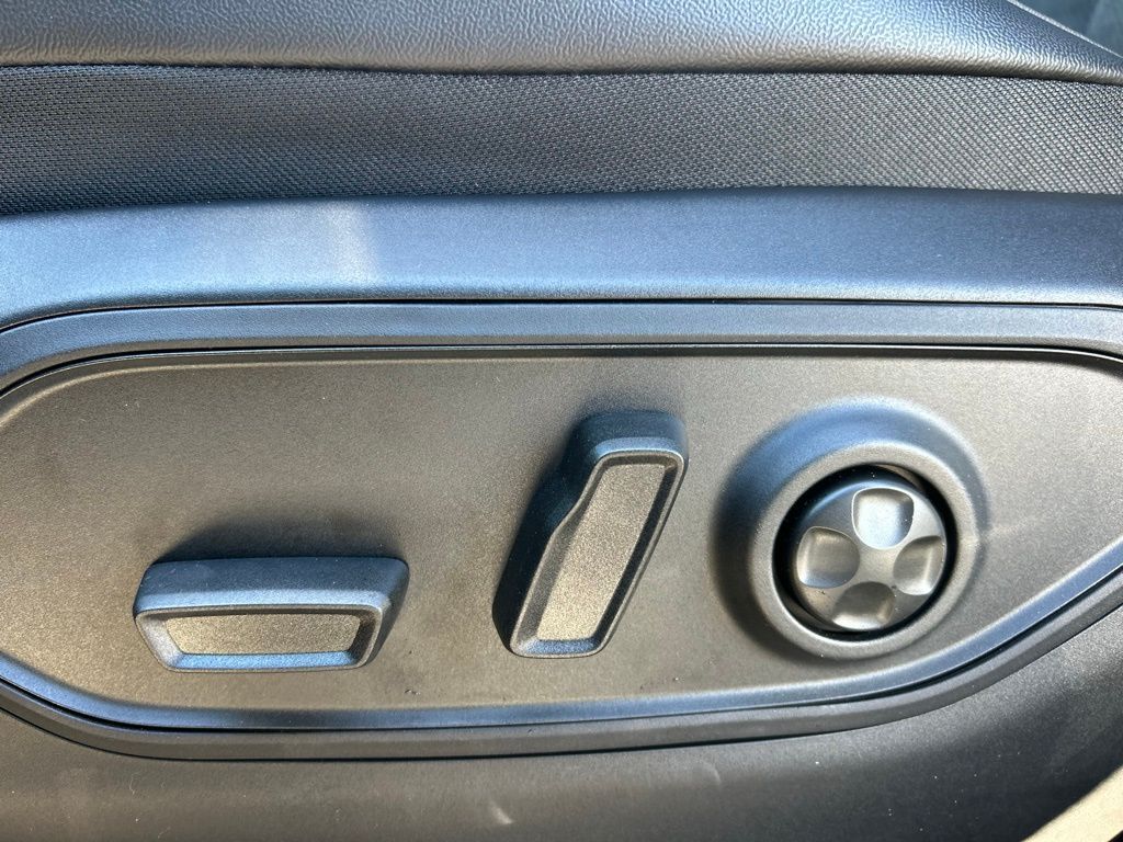 2026 Jeep Grand Cherokee Laredo Crestwood KY