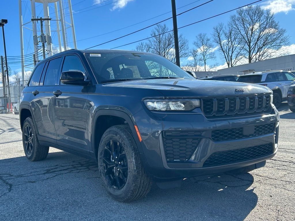 2026 Jeep Grand Cherokee Laredo Crestwood KY