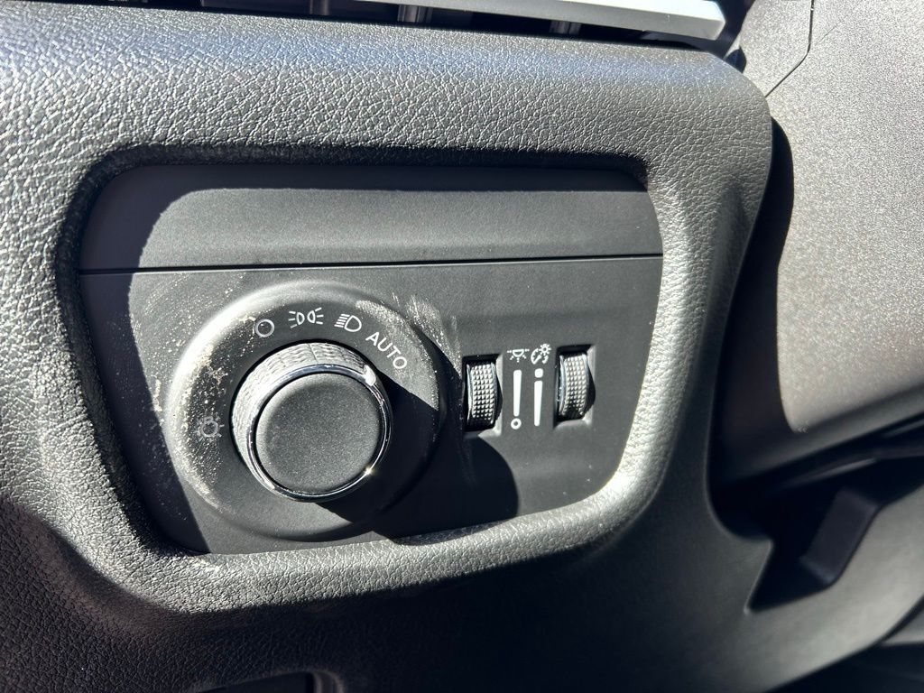 2026 Jeep Grand Cherokee Laredo Crestwood KY