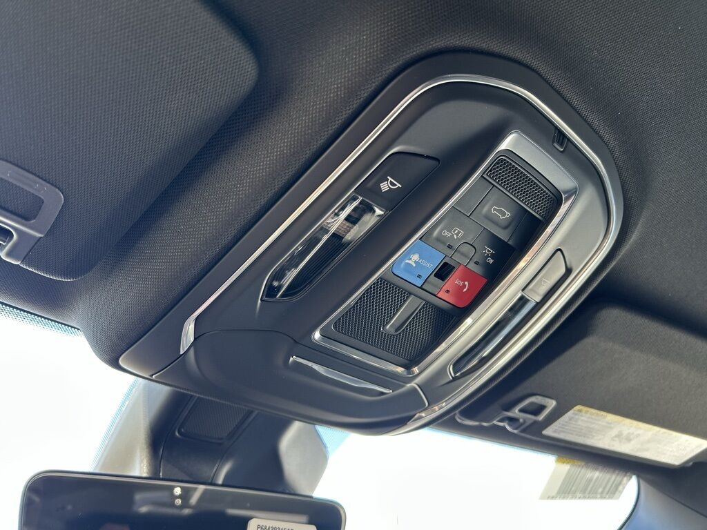 2026 Jeep Grand Cherokee Laredo Crestwood KY