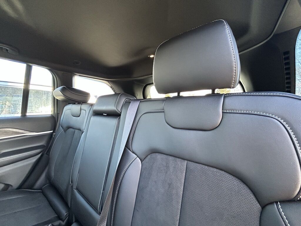 2026 Jeep Grand Cherokee Laredo Crestwood KY