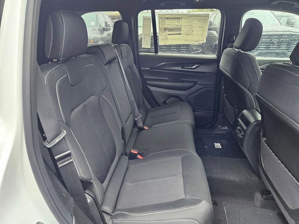 2026 Jeep Grand Cherokee Laredo Gresham OR