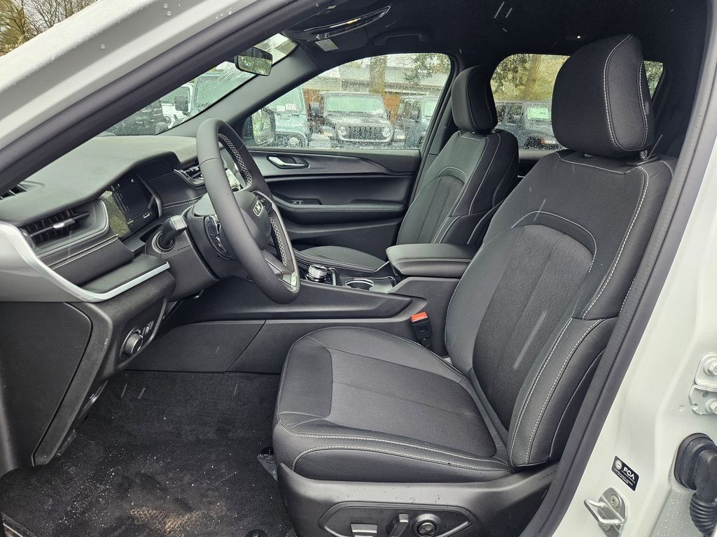 2026 Jeep Grand Cherokee Laredo Gresham OR