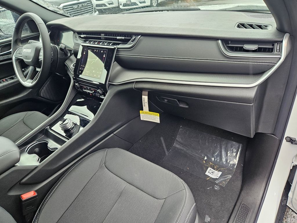 2026 Jeep Grand Cherokee Laredo Gresham OR