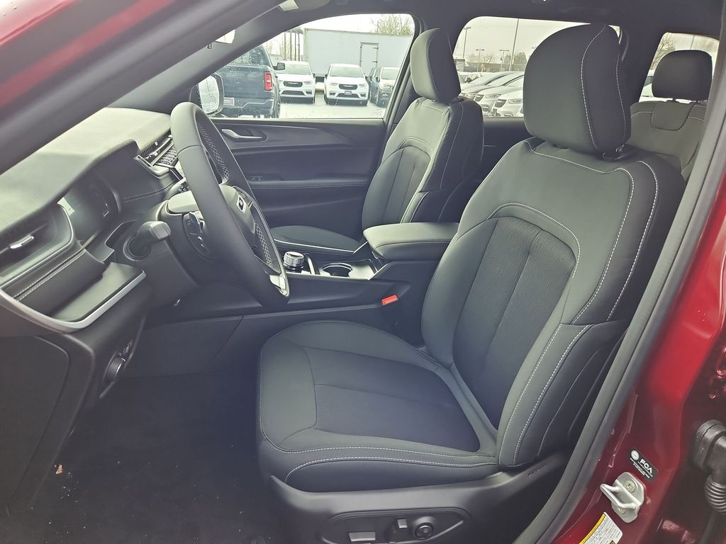 2026 Jeep Grand Cherokee Laredo Gresham OR