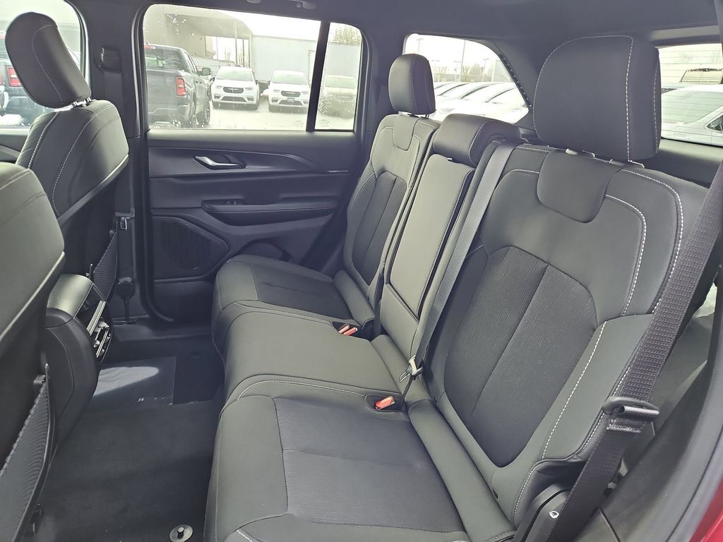 2026 Jeep Grand Cherokee Laredo Gresham OR