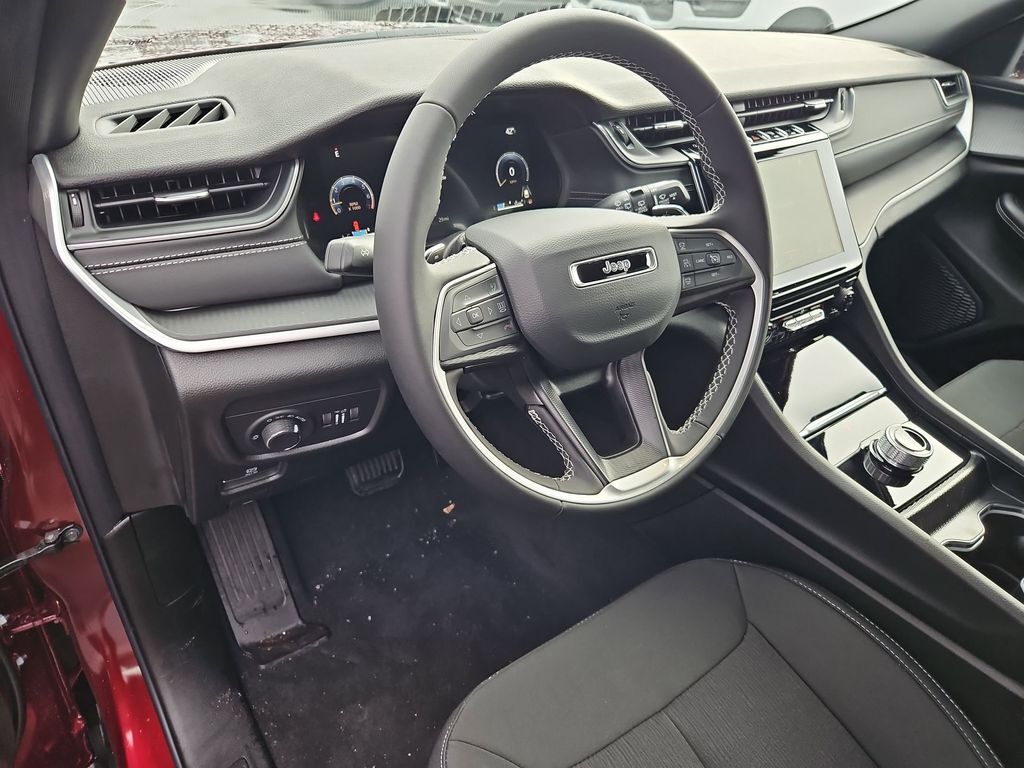 2026 Jeep Grand Cherokee Laredo Gresham OR