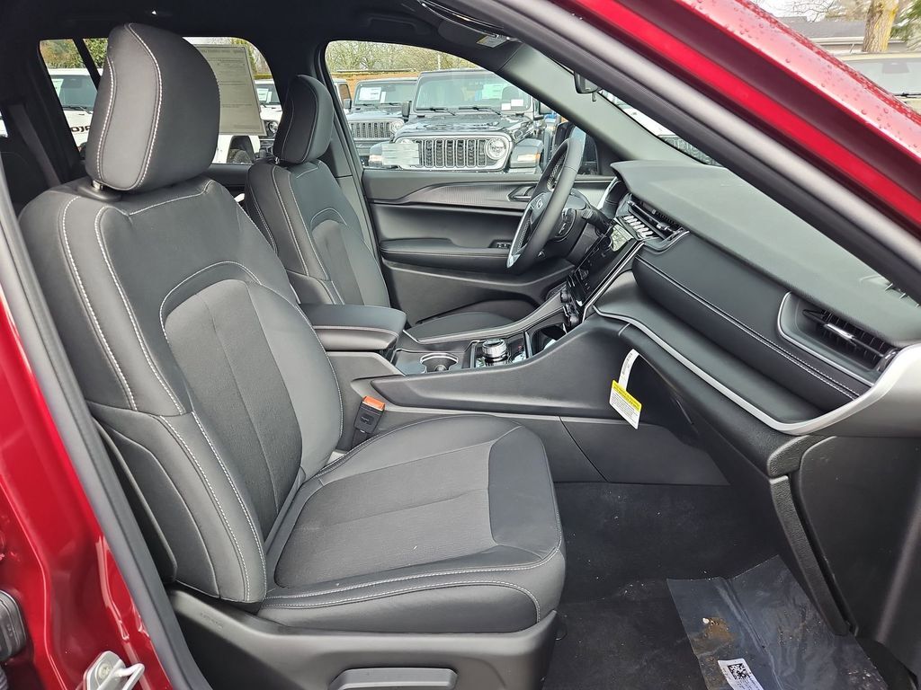 2026 Jeep Grand Cherokee Laredo Gresham OR