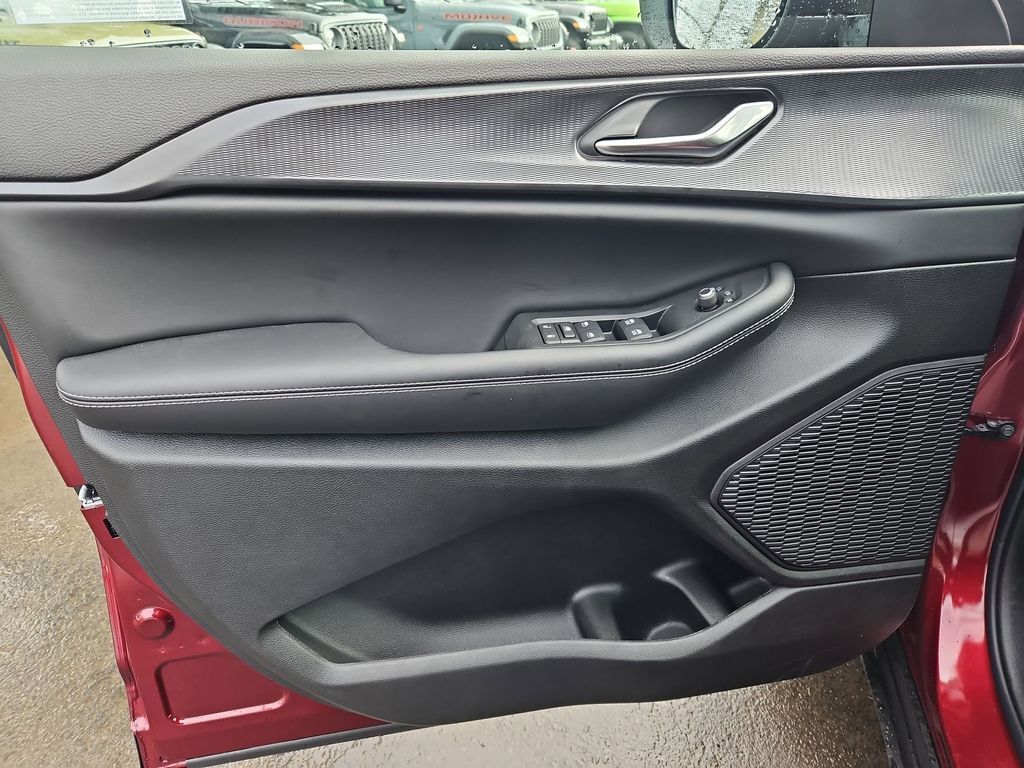 2026 Jeep Grand Cherokee Laredo Gresham OR