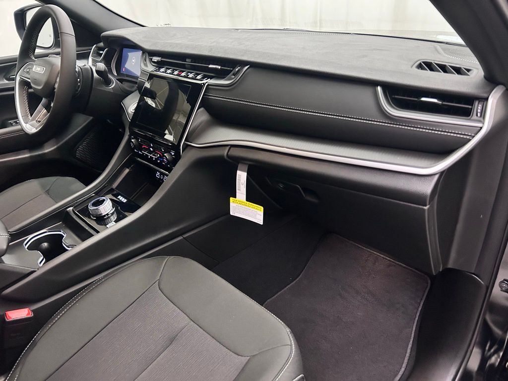 2026 Jeep Grand Cherokee Laredo Portland OR