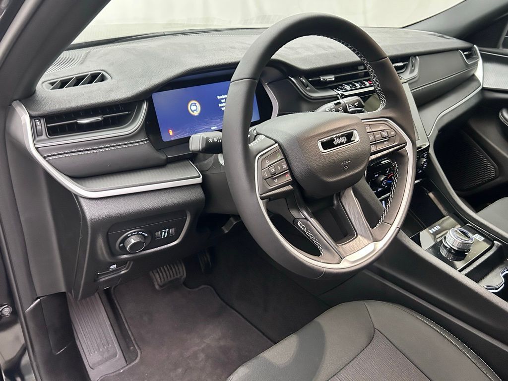 2026 Jeep Grand Cherokee Laredo Portland OR