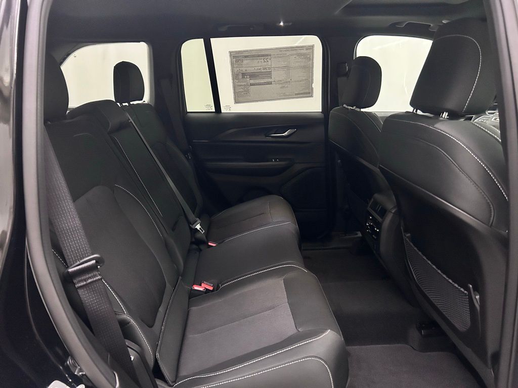 2026 Jeep Grand Cherokee Laredo Portland OR