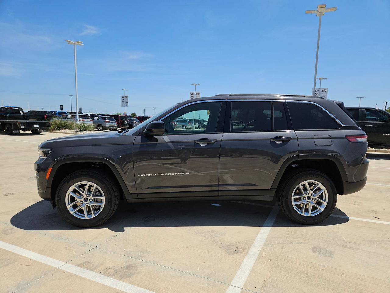 2026 Jeep Grand Cherokee Laredo Castroville TX
