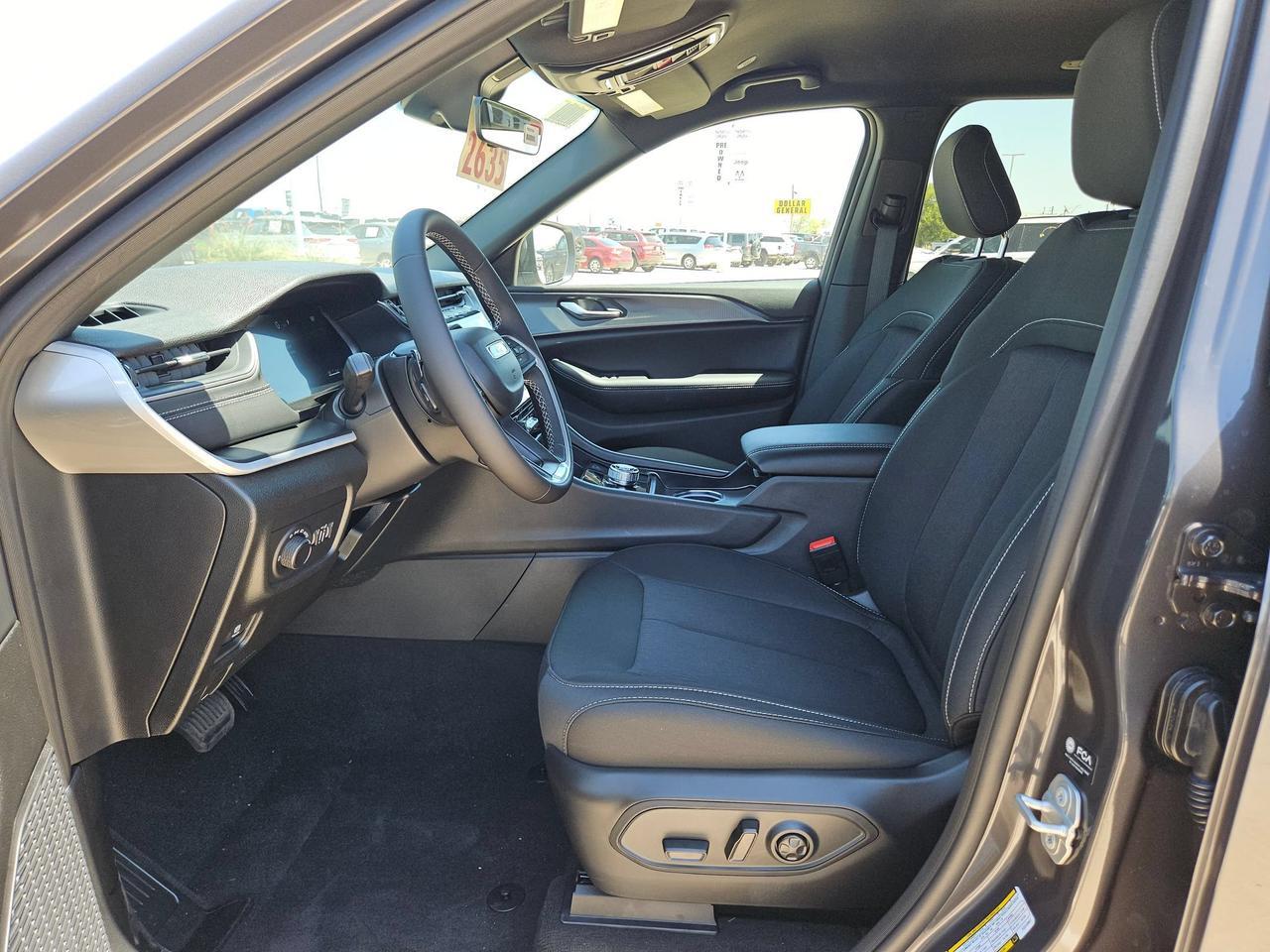 2026 Jeep Grand Cherokee Laredo Castroville TX