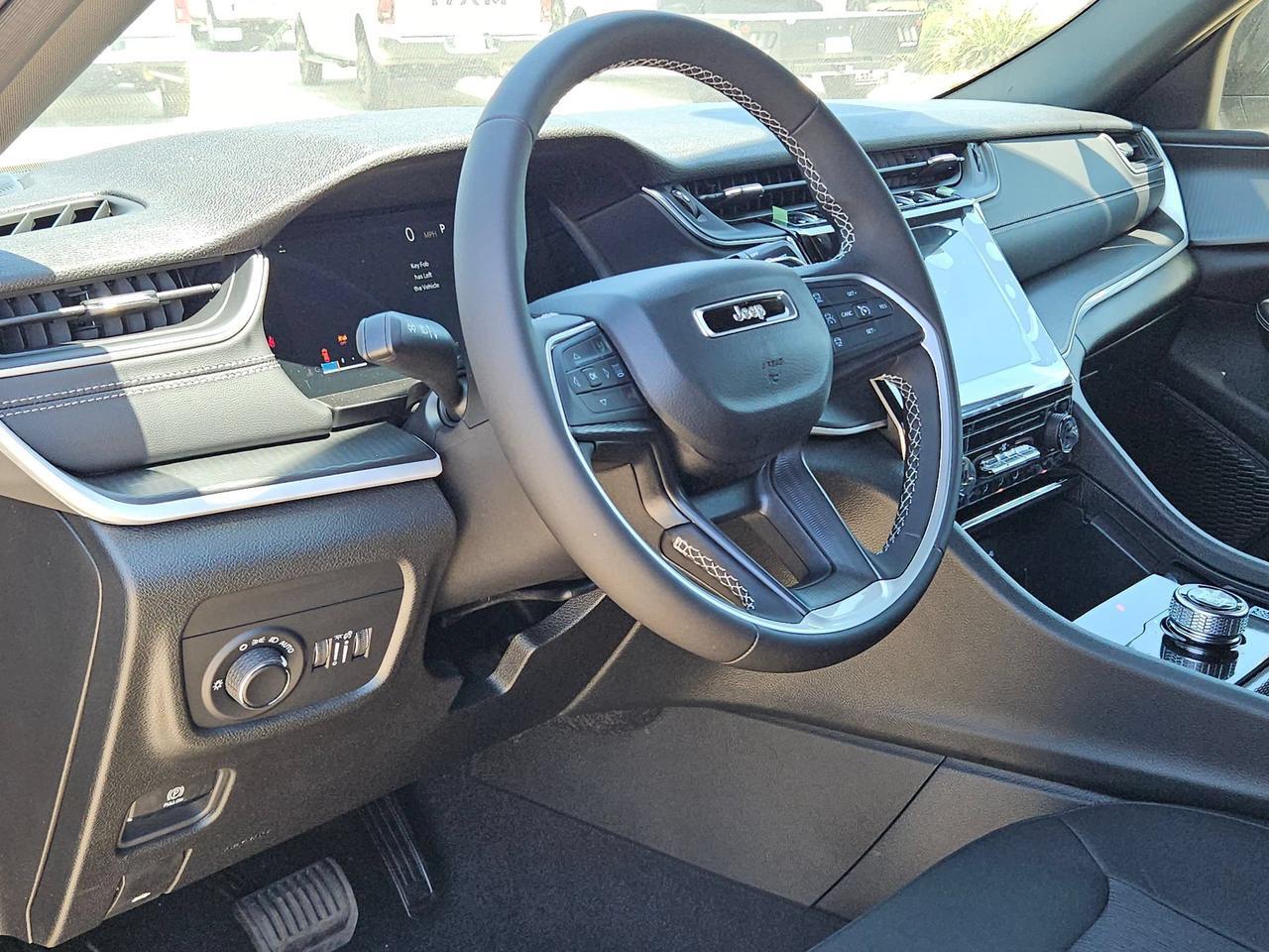 2026 Jeep Grand Cherokee Laredo Castroville TX