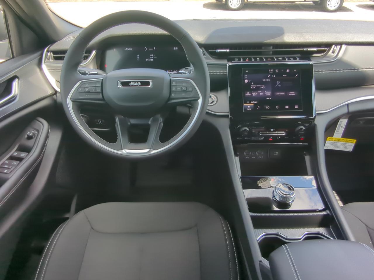 2026 Jeep Grand Cherokee Laredo Winder GA