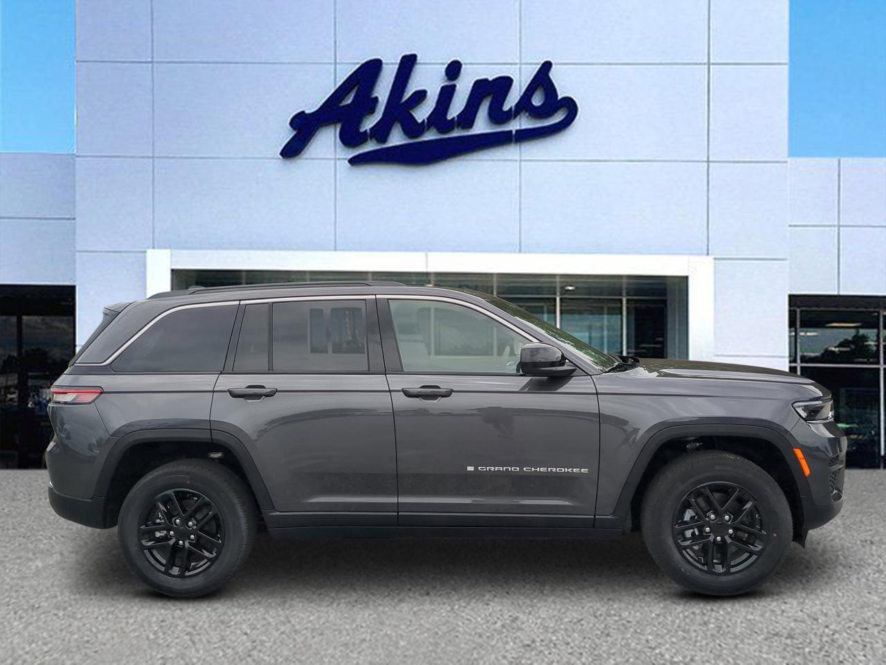 2026 Jeep Grand Cherokee Laredo