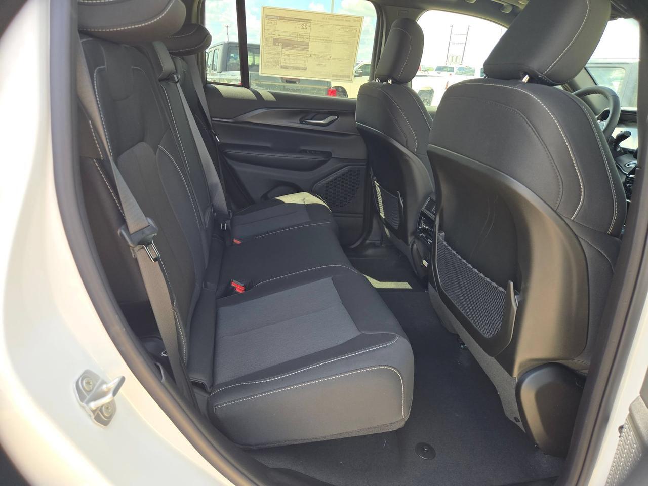 2026 Jeep Grand Cherokee Laredo X Castroville TX