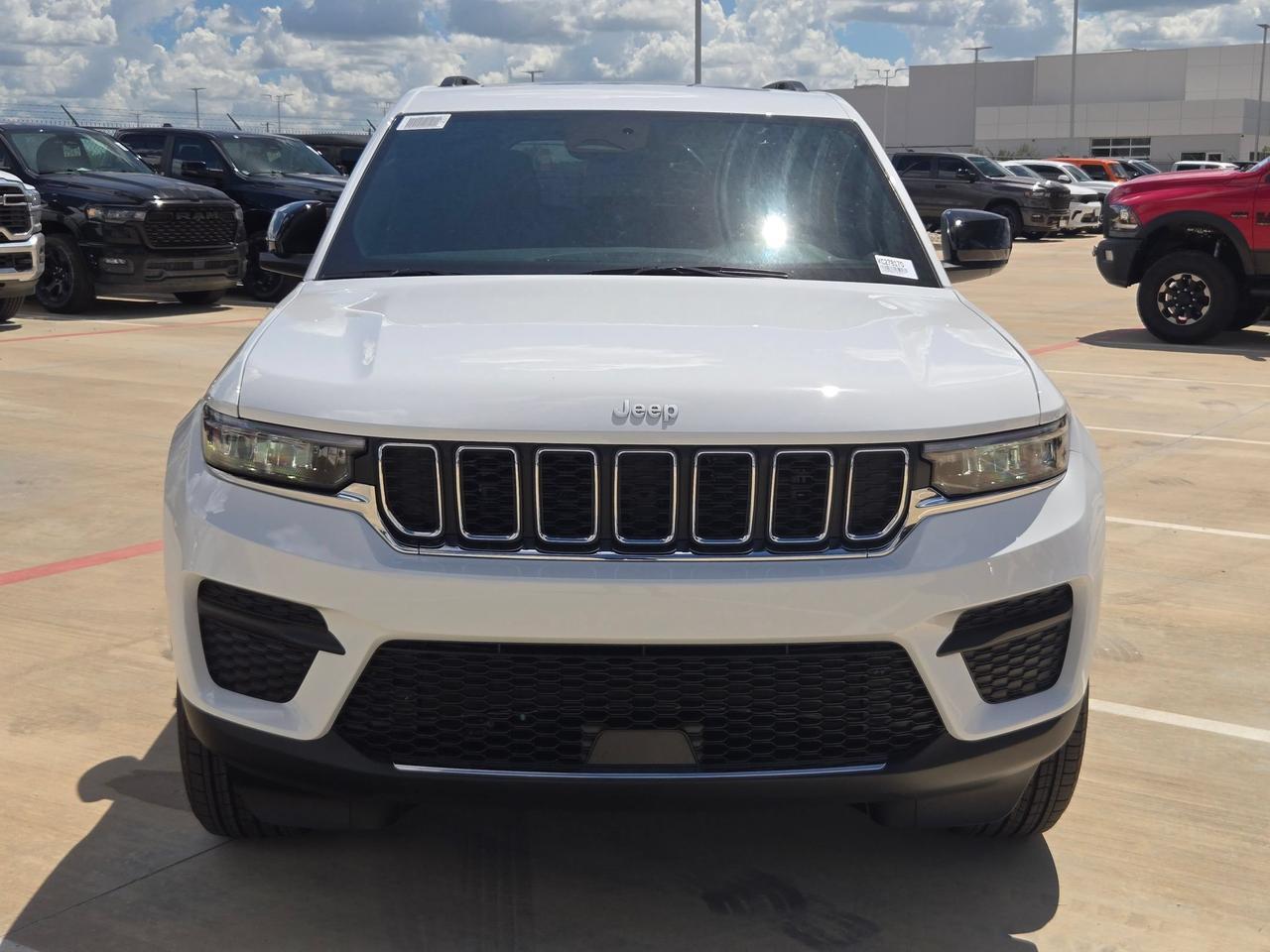 2026 Jeep Grand Cherokee Laredo X Castroville TX