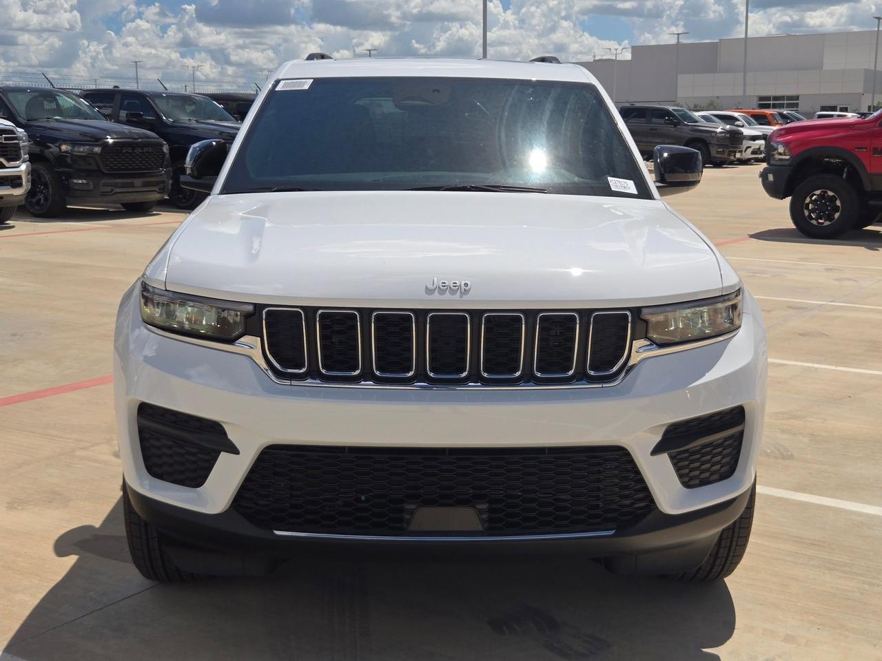 2026 Jeep Grand Cherokee Laredo X Castroville TX