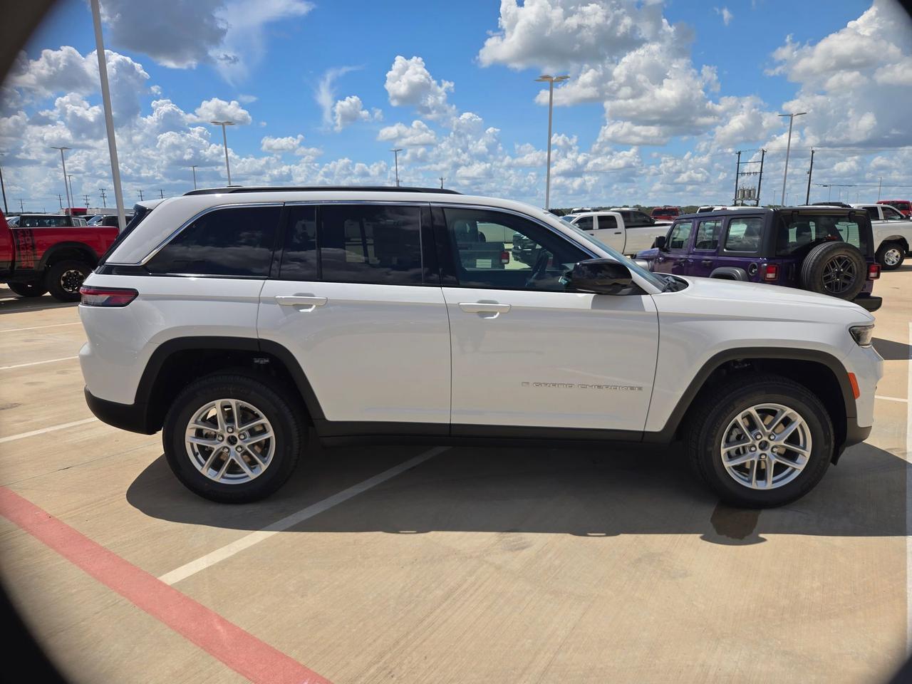 2026 Jeep Grand Cherokee Laredo X Castroville TX