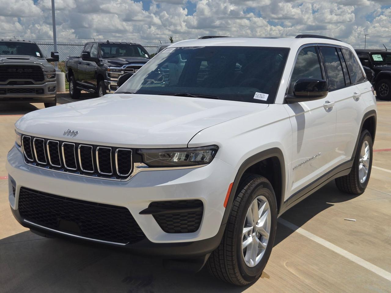 2026 Jeep Grand Cherokee Laredo X Castroville TX
