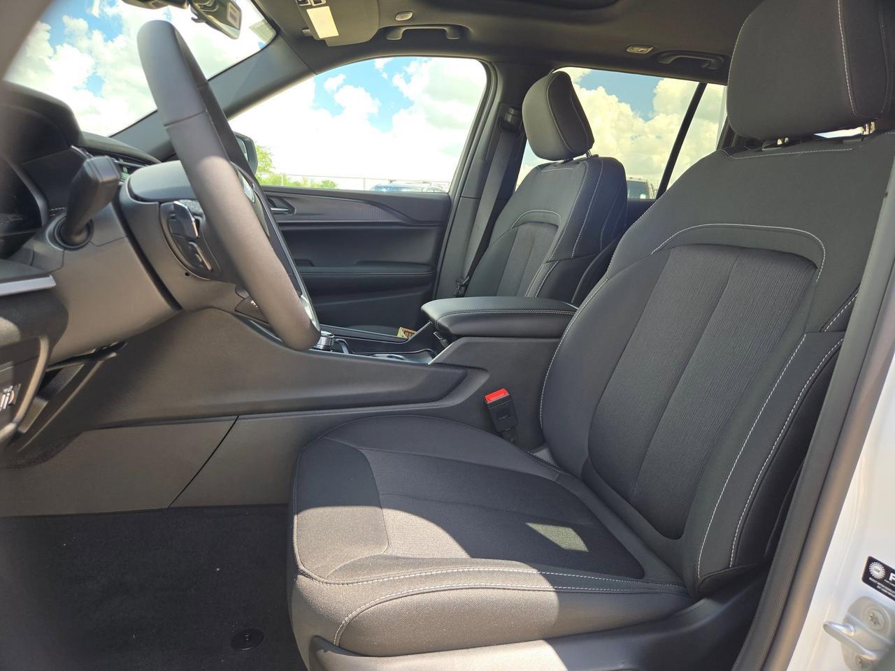 2026 Jeep Grand Cherokee Laredo X Castroville TX