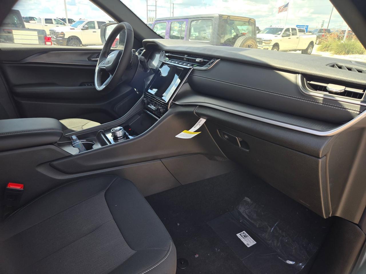 2026 Jeep Grand Cherokee Laredo X Castroville TX