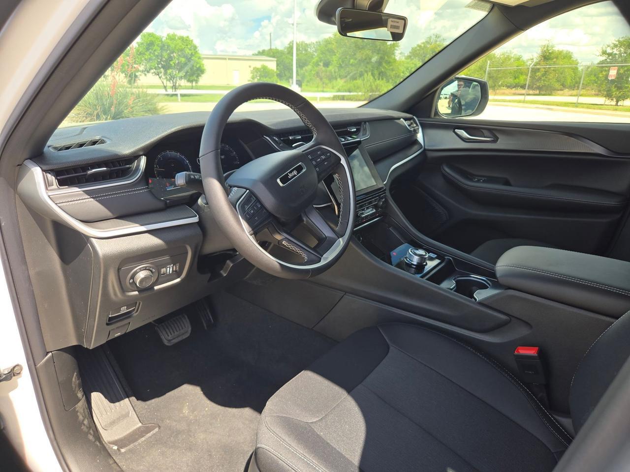 2026 Jeep Grand Cherokee Laredo X Castroville TX