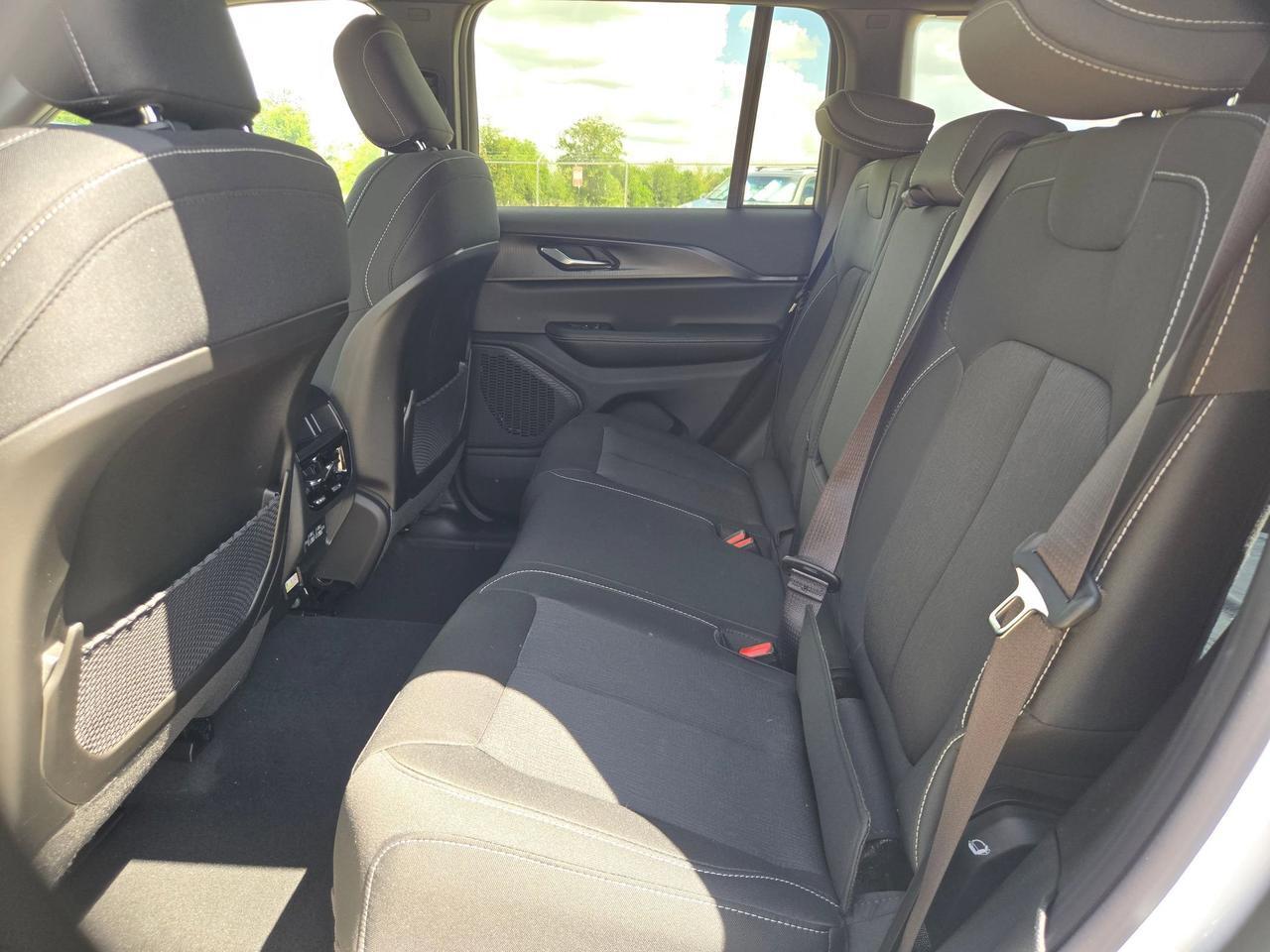 2026 Jeep Grand Cherokee Laredo X Castroville TX