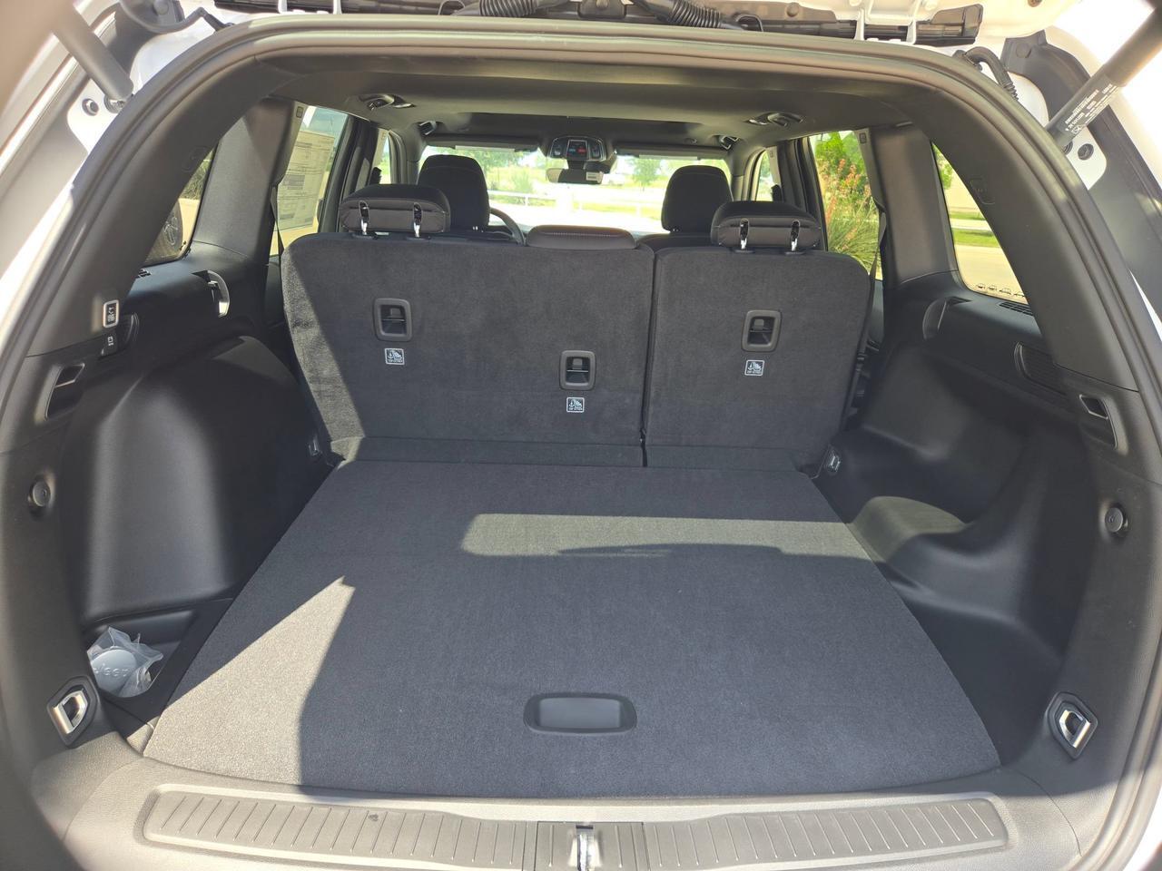 2026 Jeep Grand Cherokee Laredo X Castroville TX