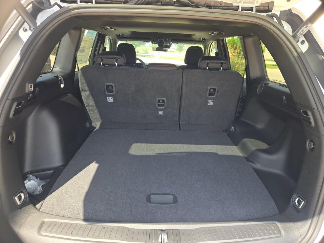 2026 Jeep Grand Cherokee Laredo X Castroville TX